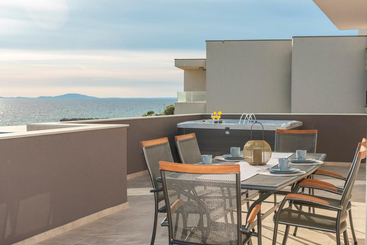Apartment Eni 1 *