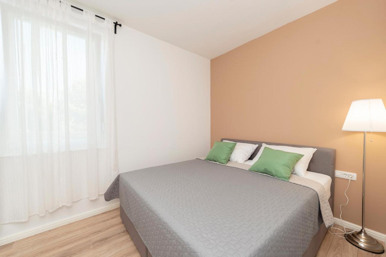 Eni 1 Apartment *