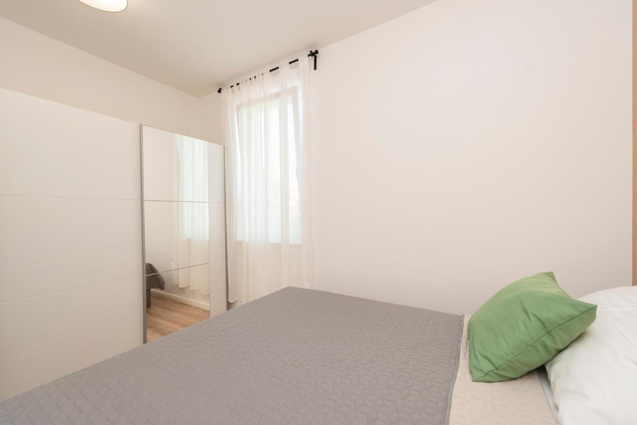 Eni 1 Apartament